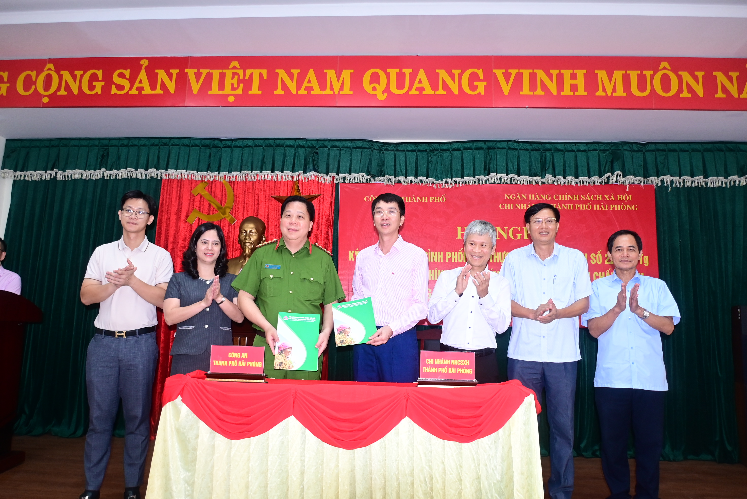 Ngân hàng CSXH Chi nhánh Hải Phòng và Công an thành phố: Ký kết chương trình phối hợp về tín dụng đối với người chấp hành xong án phạt tù